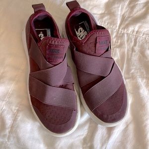 Maroon ultracush vans